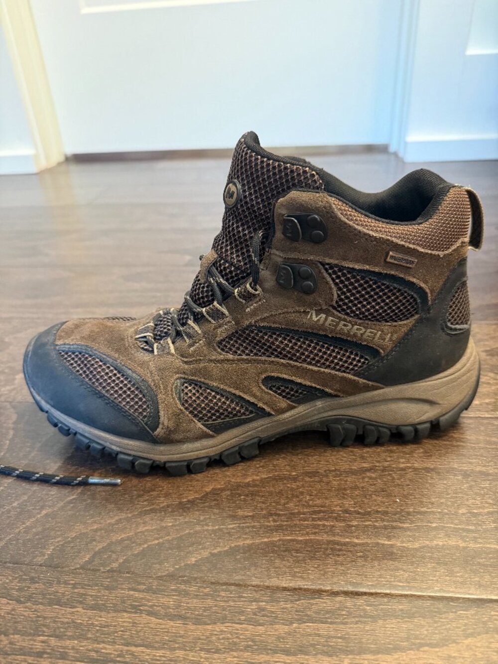 Merrell Men's Moab 2 Mid Waterproof Hiking Boots - Men's 9.5